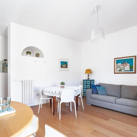 Casa Flo Con Terrazza E Ascensore サレルノ エクステリア 写真