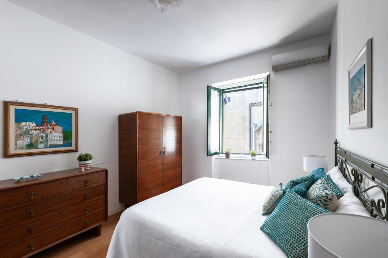Casa Flo Con Terrazza E Ascensore サレルノ エクステリア 写真