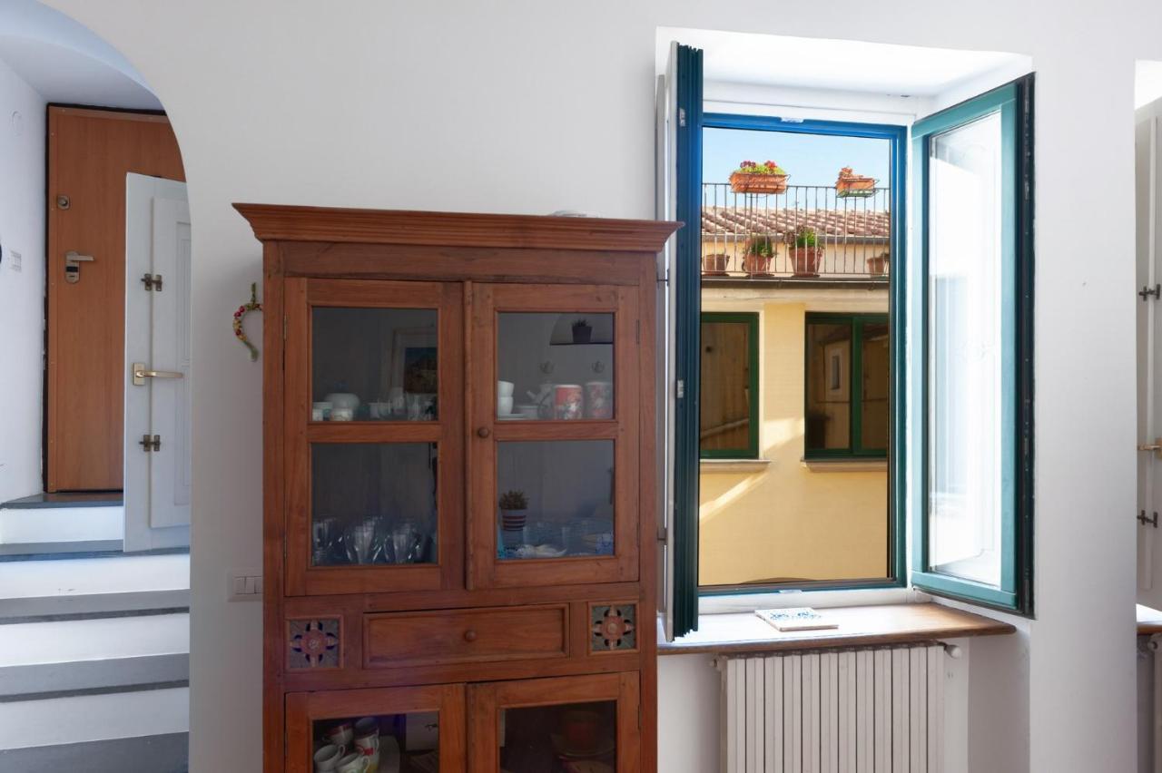 Casa Flo Con Terrazza E Ascensore サレルノ エクステリア 写真
