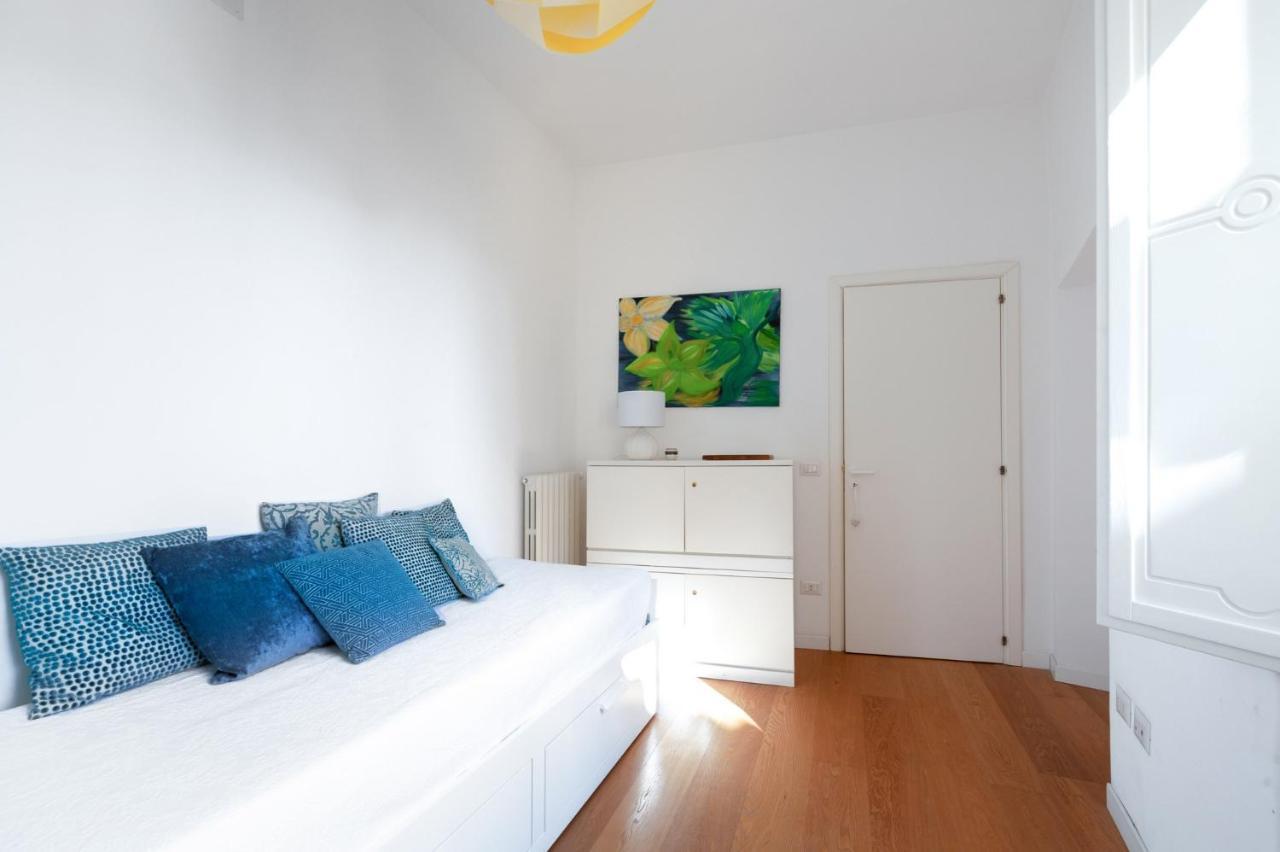 Casa Flo Con Terrazza E Ascensore サレルノ エクステリア 写真