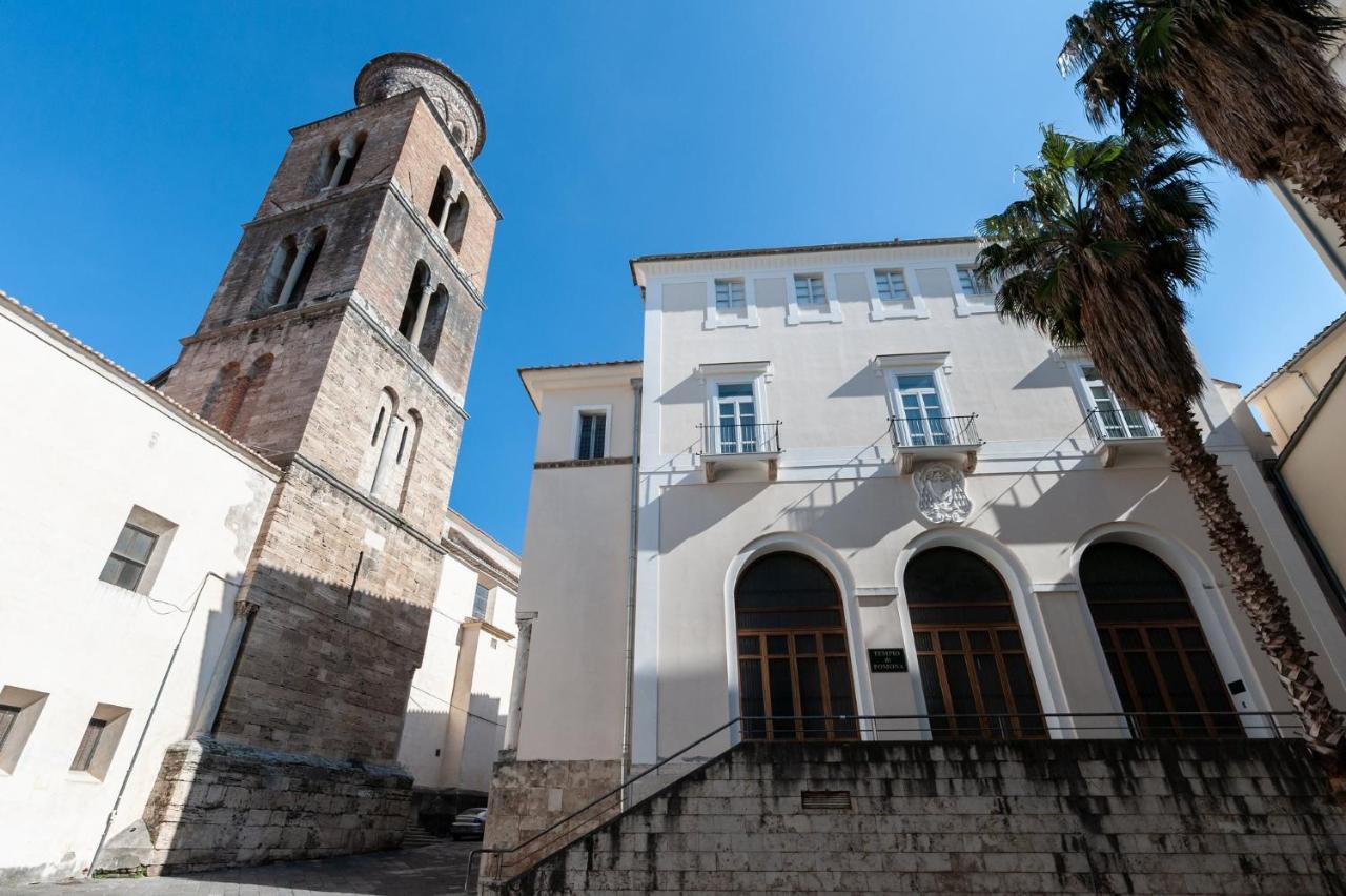 Casa Flo Con Terrazza E Ascensore サレルノ エクステリア 写真