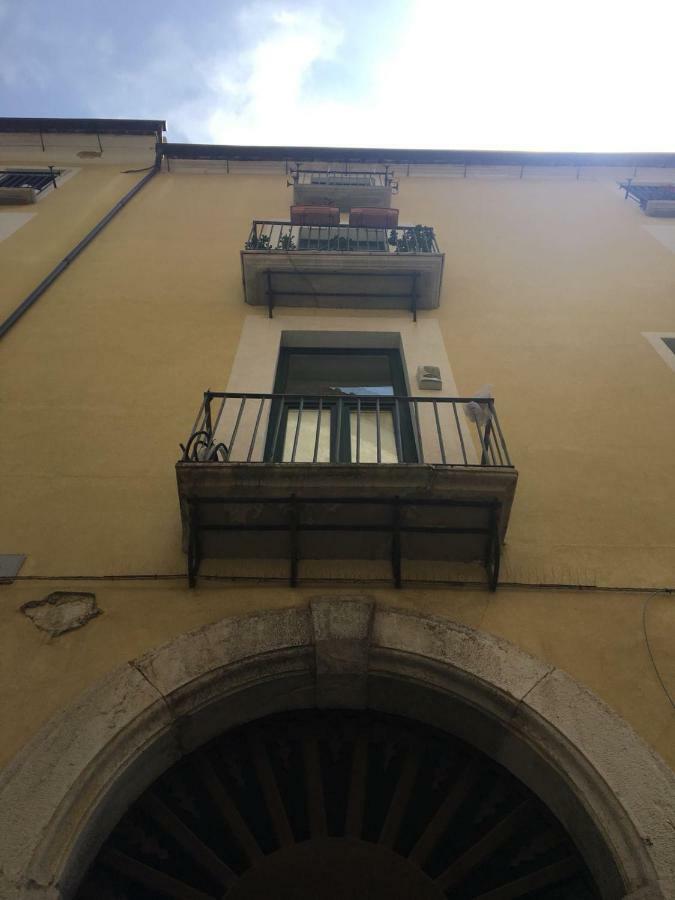 Casa Flo Con Terrazza E Ascensore サレルノ エクステリア 写真