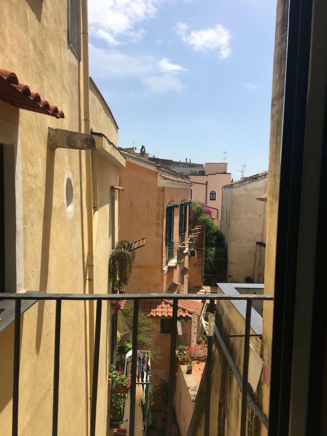 Casa Flo Con Terrazza E Ascensore サレルノ エクステリア 写真